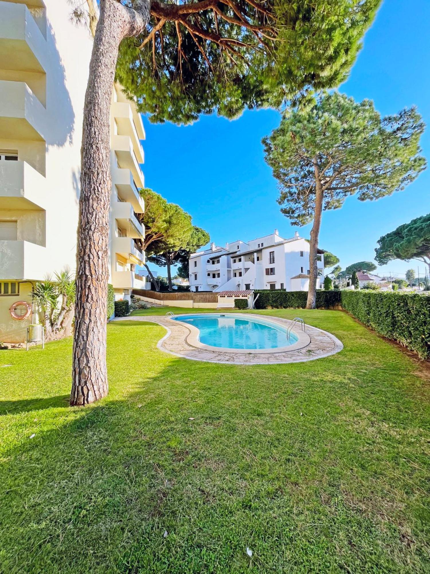 Apartamento En La Escala Con Piscina Y Parking L' Escala Luaran gambar