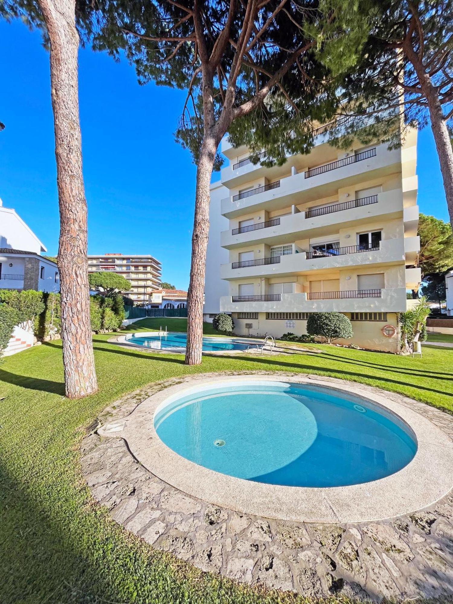Apartamento En La Escala Con Piscina Y Parking L' Escala Luaran gambar