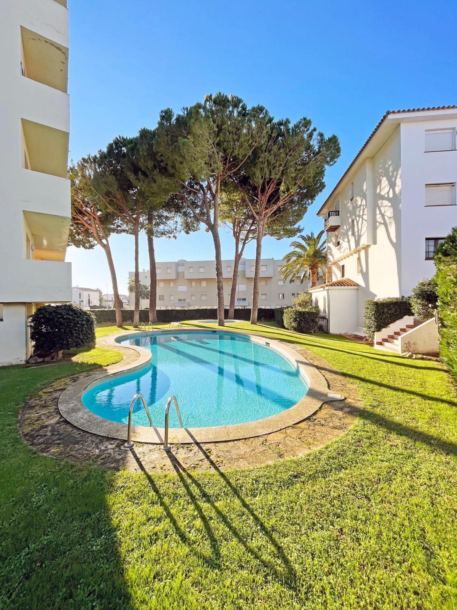 Apartamento En La Escala Con Piscina Y Parking L' Escala Luaran gambar
