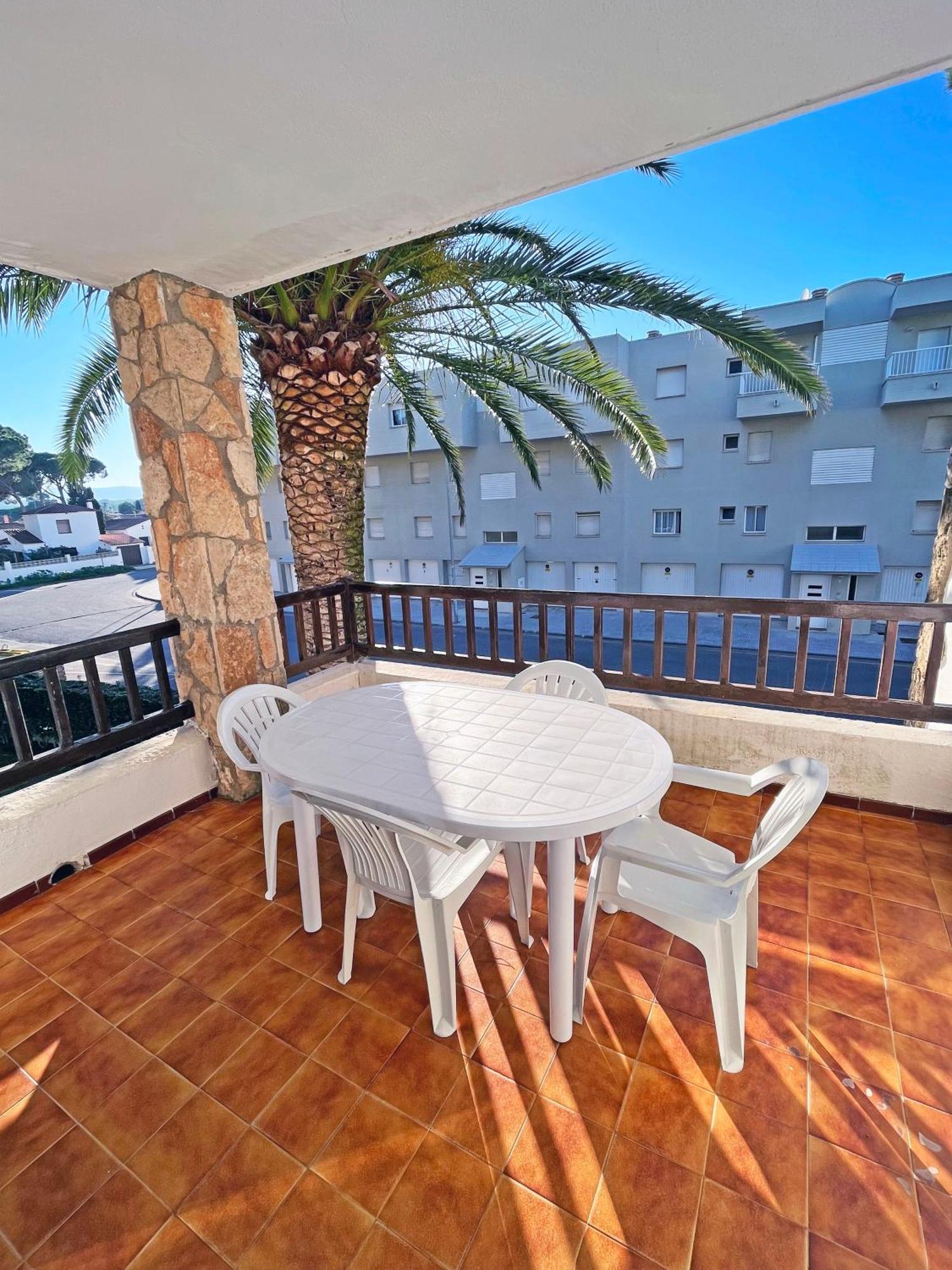 Apartamento En La Escala Con Piscina Y Parking L' Escala Luaran gambar