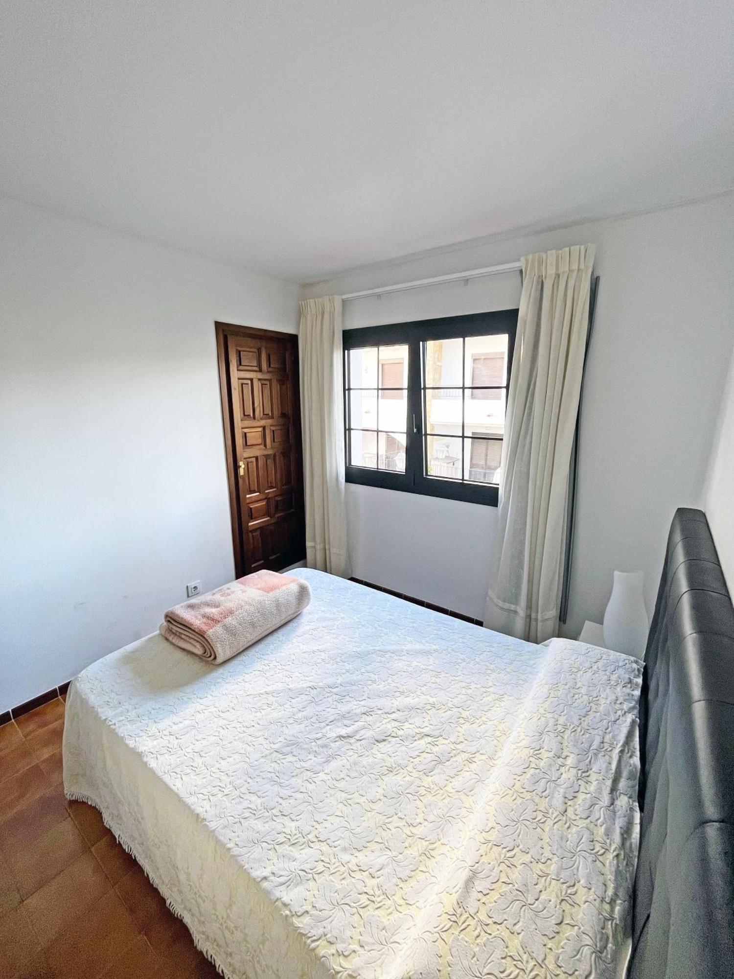 Apartamento En La Escala Con Piscina Y Parking L' Escala Luaran gambar